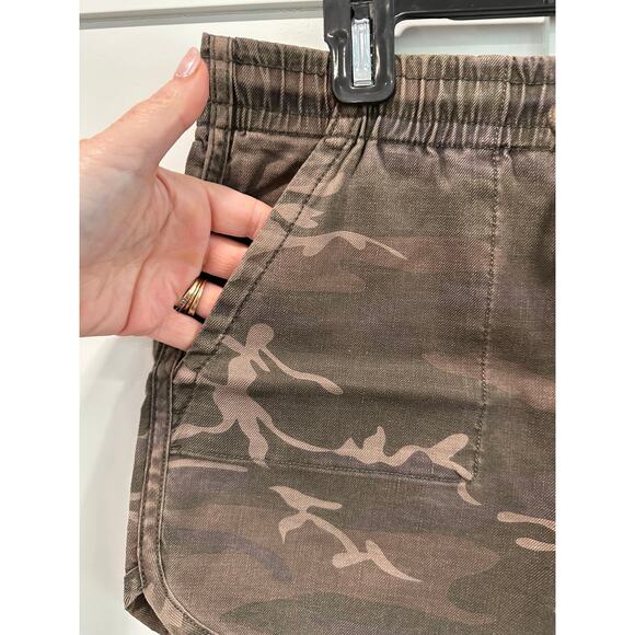 Level 99 Camouflage Brown Women's Shorts - Picture 3 of 6